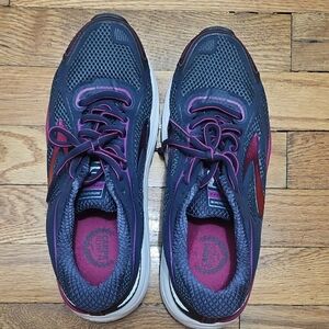 Brooks Women's Sneakers - Navy and Fuchsia